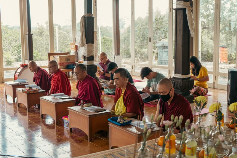 Puja 16 Arahat